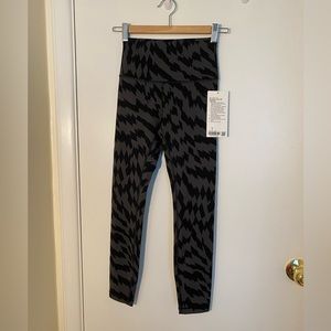 Wunder Train HR Tight 25” size 4